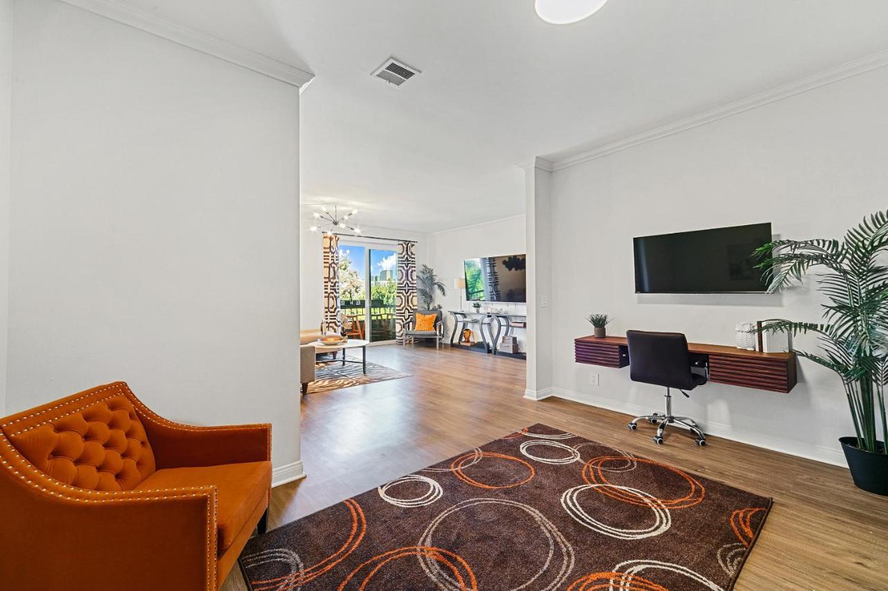 Beverly Hills 2 Bed 2 Bath Penthouse With Den And Parking 414 Los Ángeles Exterior foto
