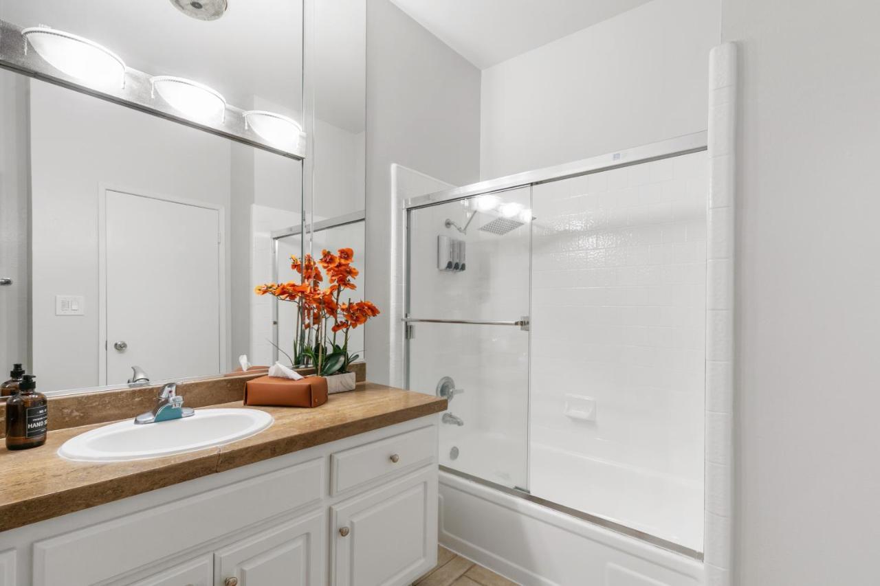 Beverly Hills 2 Bed 2 Bath Penthouse With Den And Parking 414 Los Ángeles Exterior foto