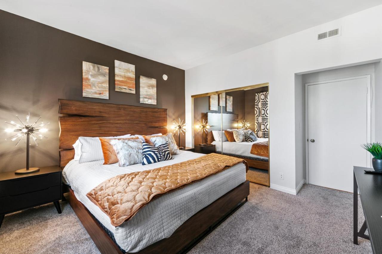 Beverly Hills 2 Bed 2 Bath Penthouse With Den And Parking 414 Los Ángeles Exterior foto